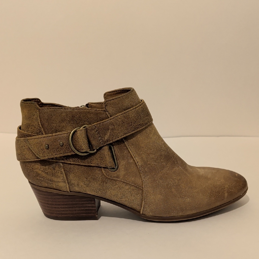 Clark's Boots Women's Tan Ankle Booties Size 9.5 Distressed Leather